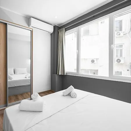 Wallstreet, The Luxury *