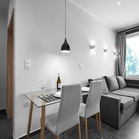 Wallstreet, The Luxury